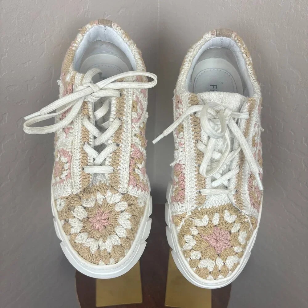 EUC - Free People -‎ Catch Me If You Can Sneaker